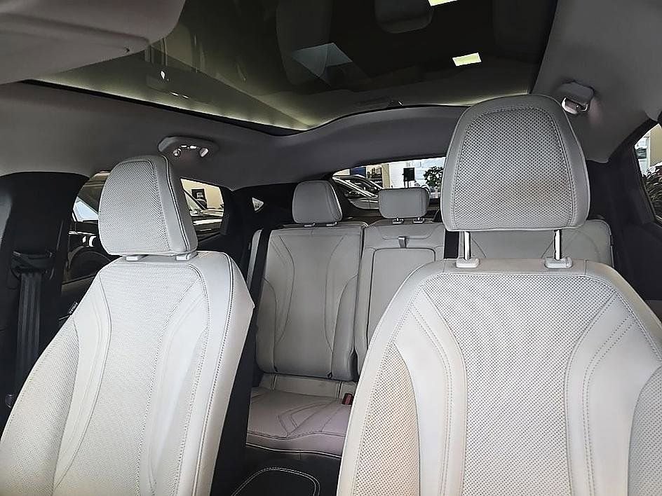 Used 2022 Ford Mustang Mach-E Premium image 28