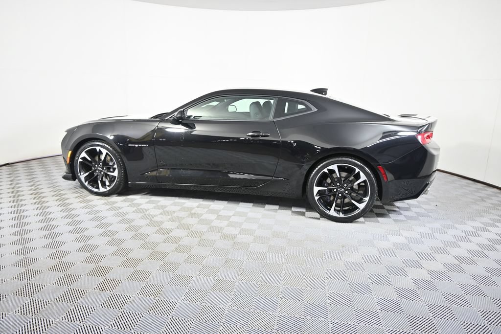 Used 2018 Chevrolet Camaro SS RWD image 3