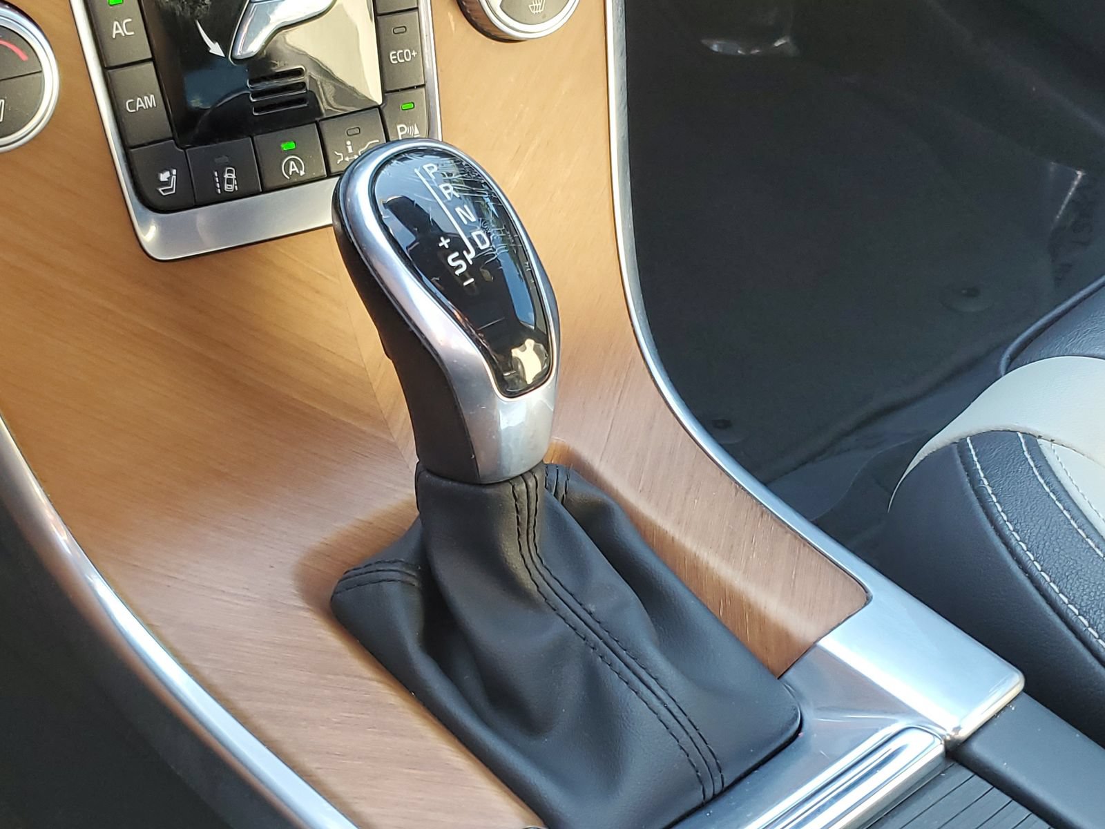 Used 2016 Volvo XC60 T5 Platinum FWD image 33