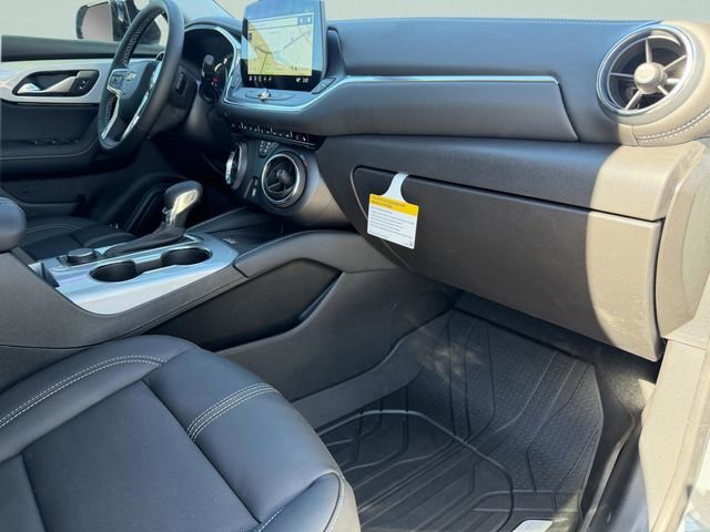 New 2026 Chevrolet Blazer LT w/ Sound & Technology Package FWD image 18
