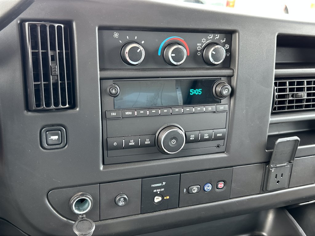 Used 2024 Chevrolet Express 3500 w/ Power Convenience Package RWD image 15