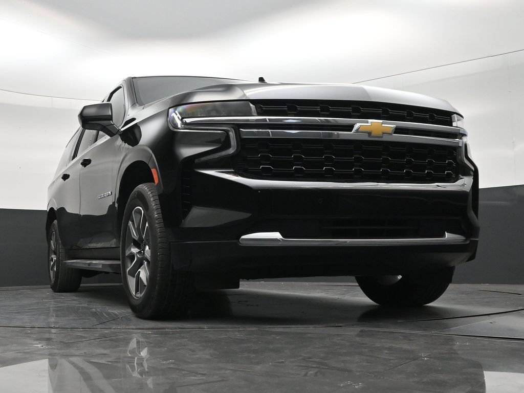 Used 2024 Chevrolet Suburban LS RWD image 26
