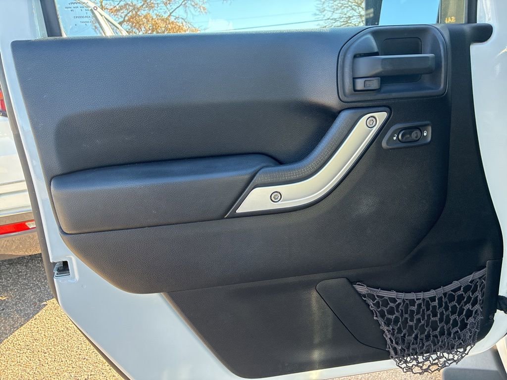 Used 2013 Jeep Wrangler Unlimited Sahara w/ Trailer Tow Group image 12