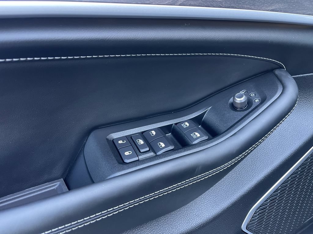 New 2026 Jeep Grand Cherokee Limited AWD/4WD image 13