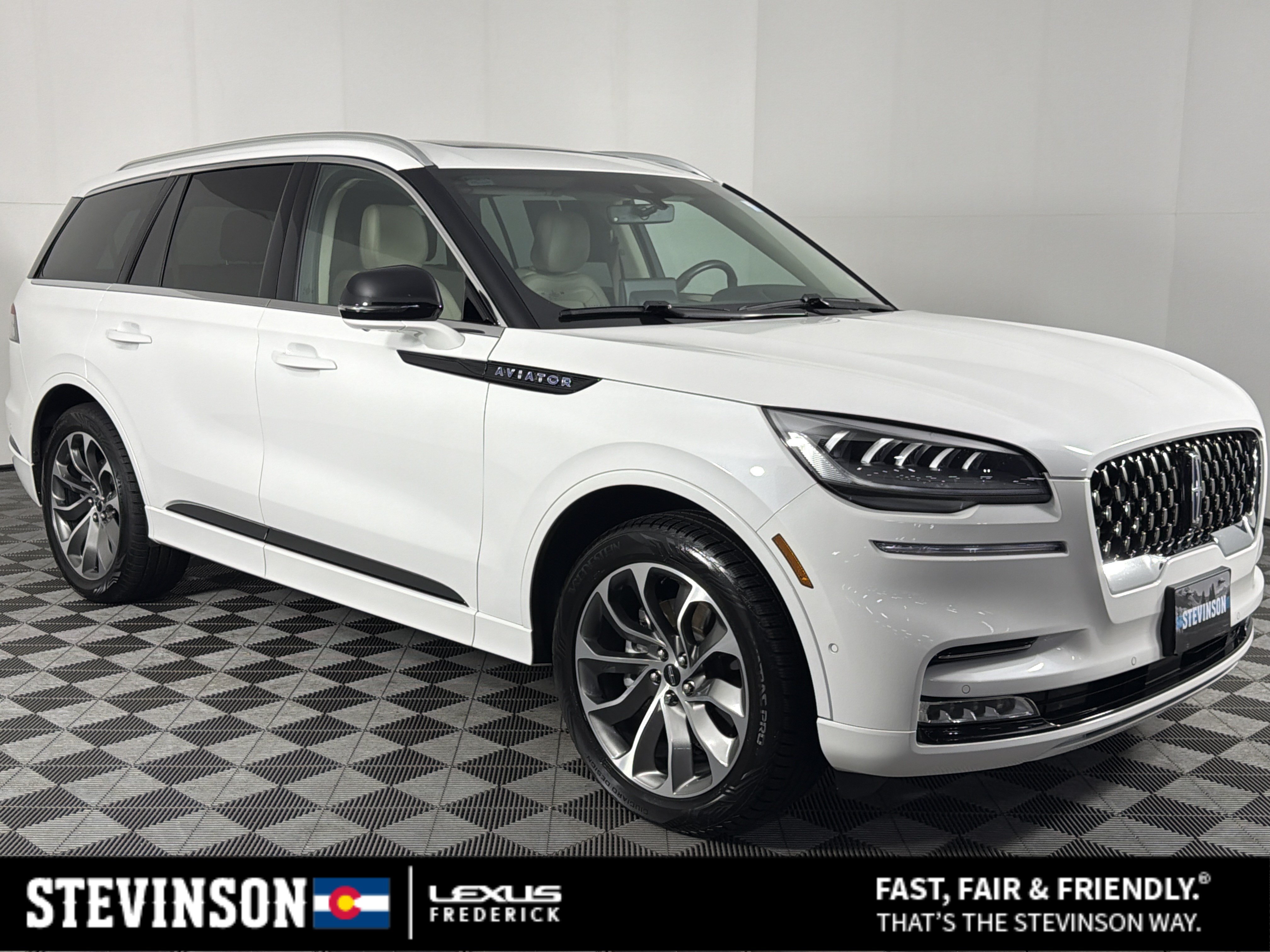Used 2020 Lincoln Aviator Grand Touring w/ Elements Package Plus AWD/4WD image 1