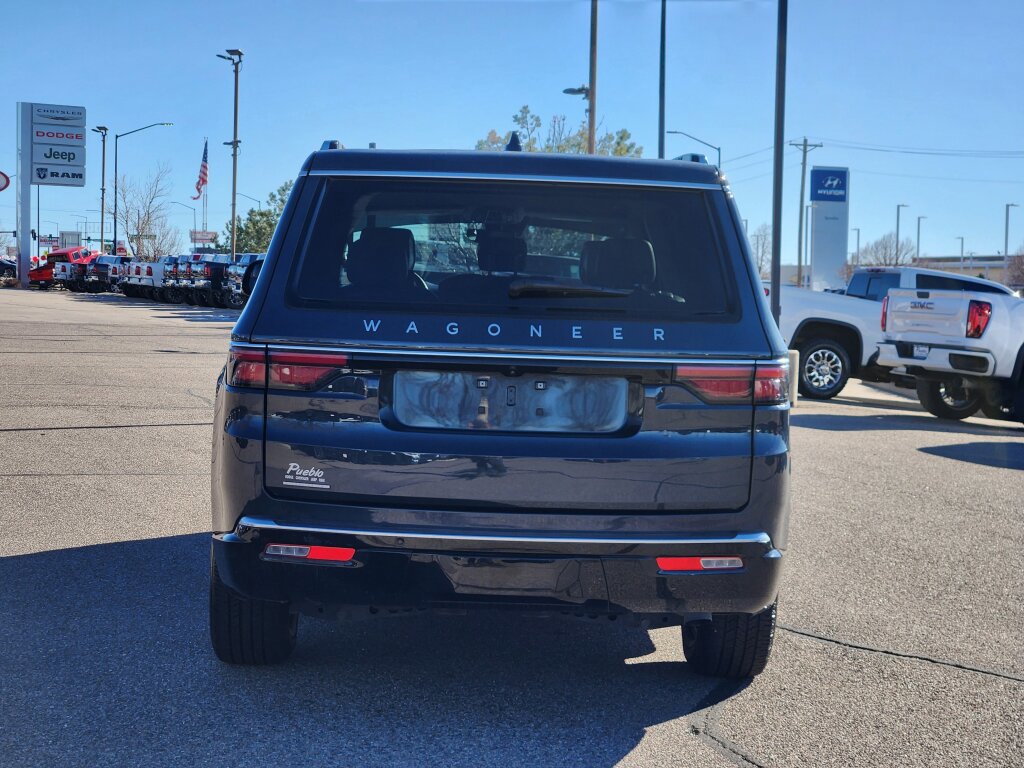 Used 2023 Jeep Wagoneer 4WD w/ Rear Seat Video Group 1 image 4