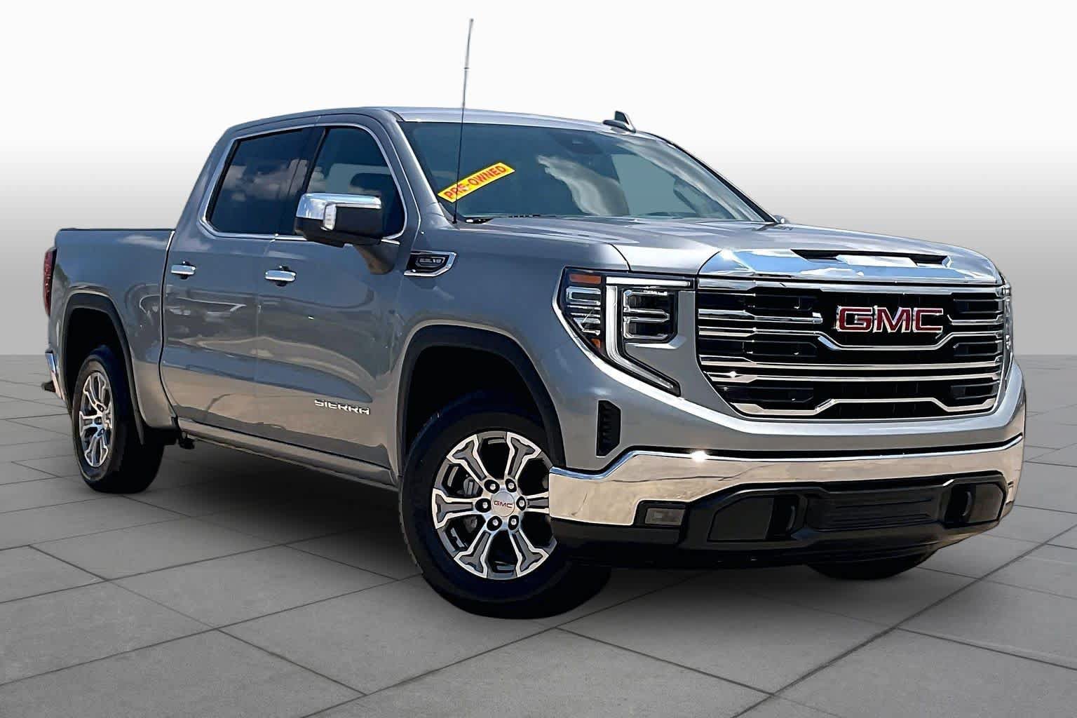 Used 2025 GMC Sierra 1500 SLT RWD image 3
