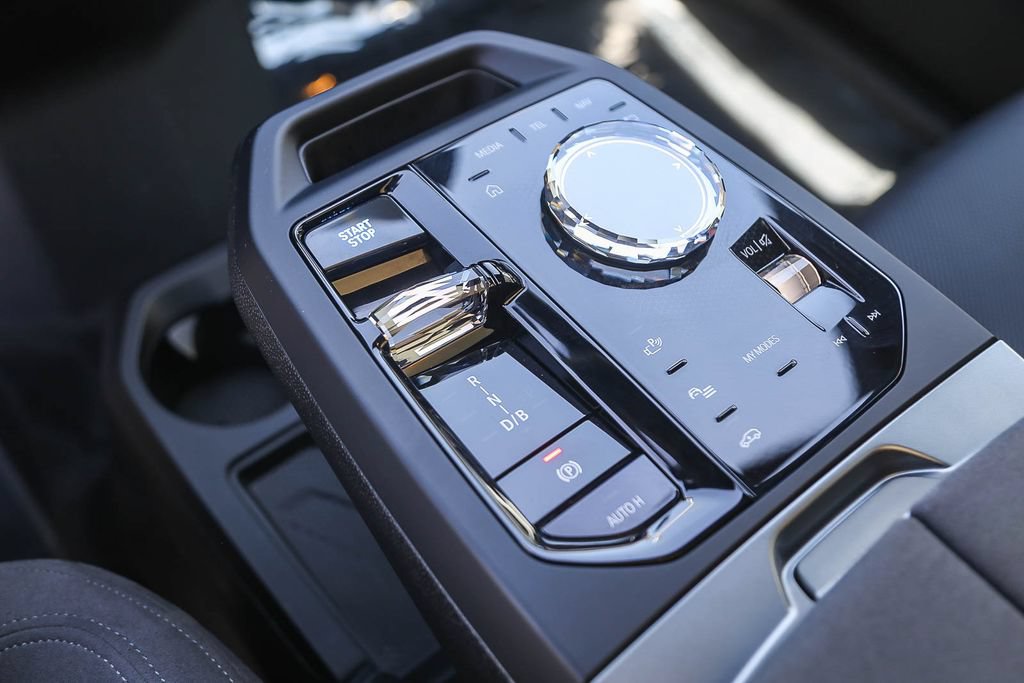 Used 2026 BMW iX M70 AWD/4WD image 15