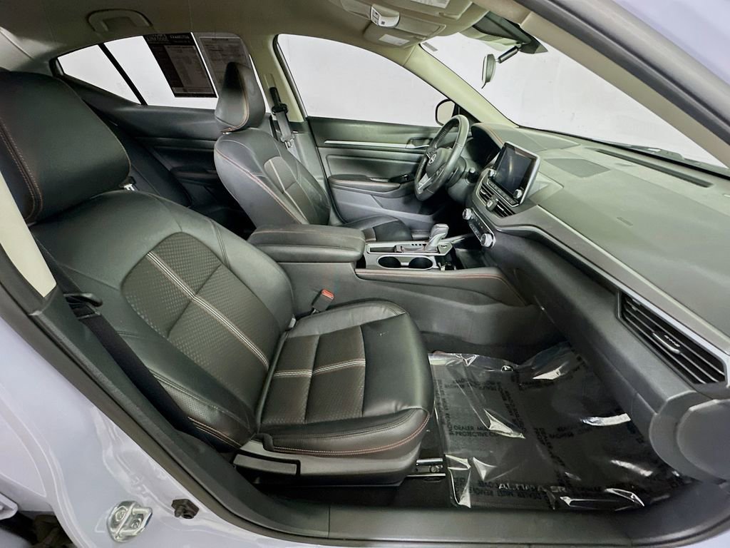 Used 2024 Nissan Altima 2.5 SR image 12