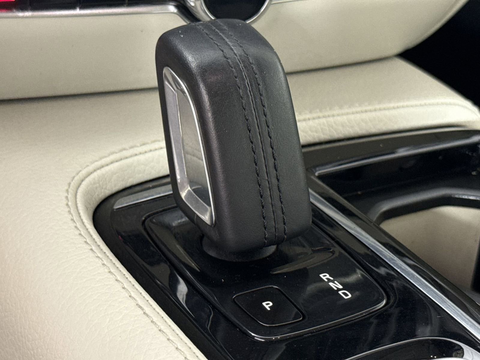 Used 2021 Volvo S60 T8 R-Design Expression AWD/4WD image 20