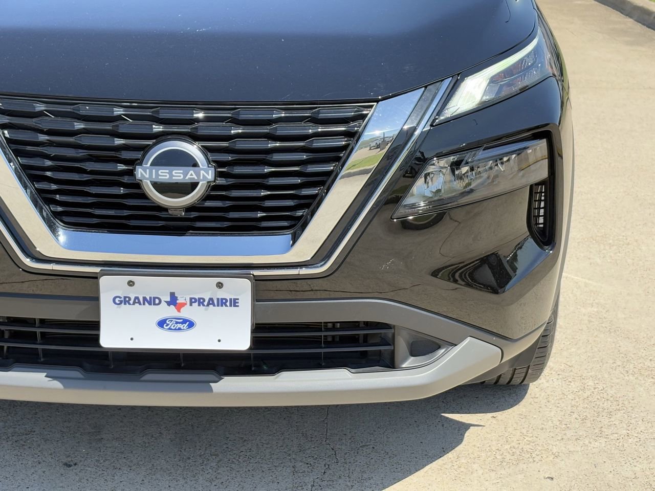 Used 2023 Nissan Rogue S FWD image 10