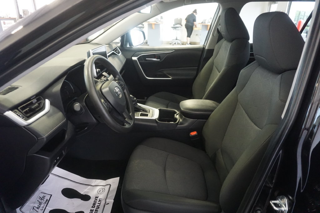 Certified 2025 Toyota RAV4 XLE AWD/4WD image 18