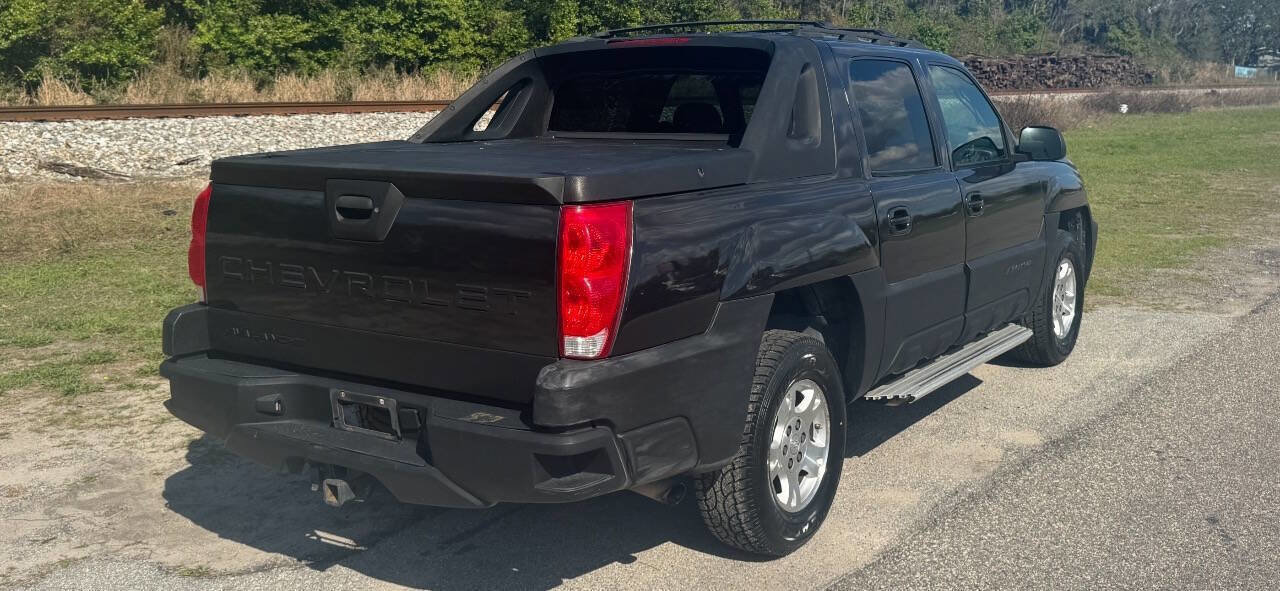 Used 2003 Chevrolet Avalanche 4x4 w/ Suspension Package, Off-Road image 4