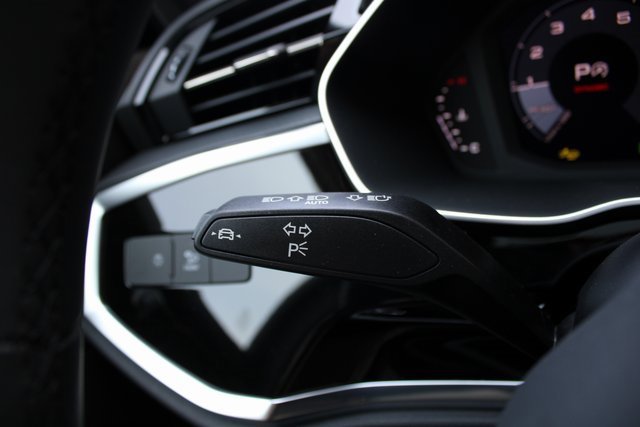New 2025 Audi Q3 2.0T Premium image 11