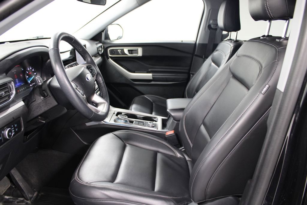 Used 2023 Ford Explorer XLT w/ Equipment Group 202A image 20