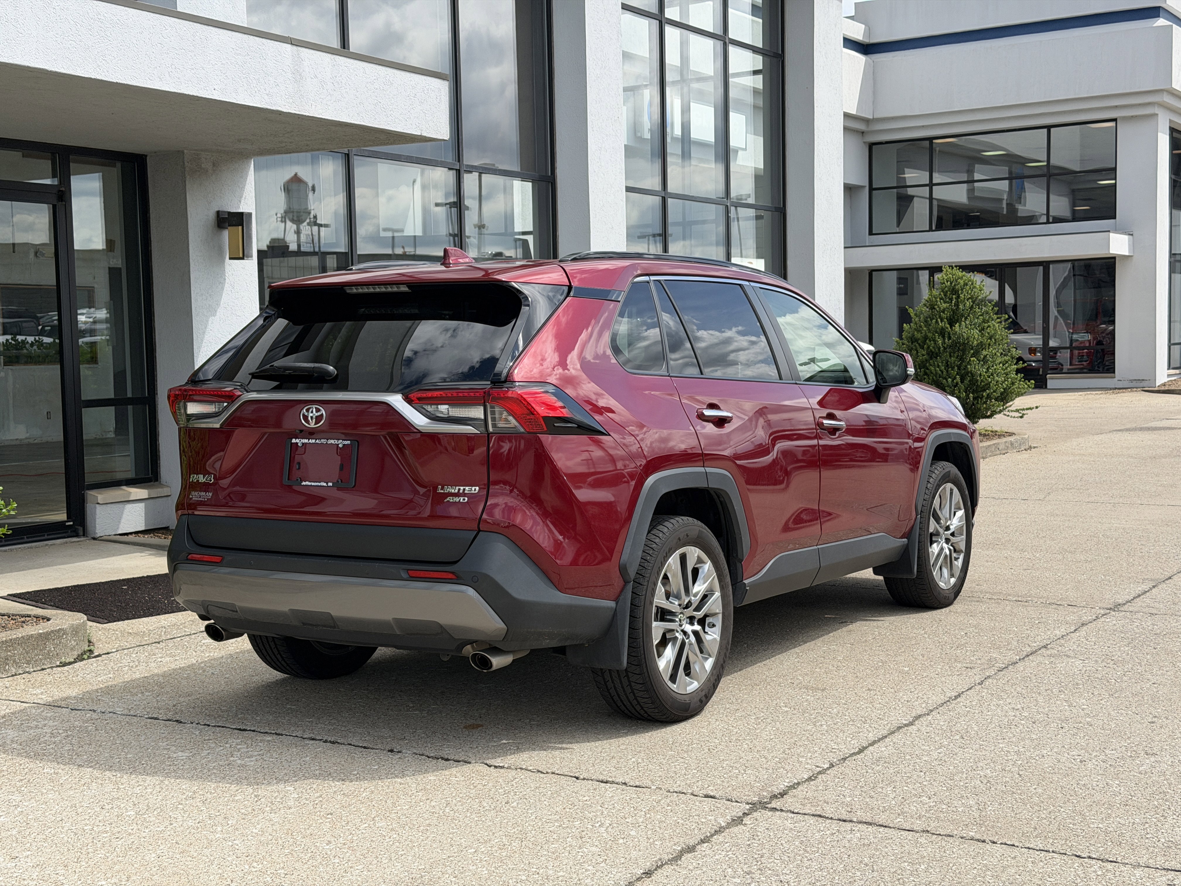 Used 2019 Toyota RAV4 Limited w/ All Weather Liner Package AWD/4WD image 4