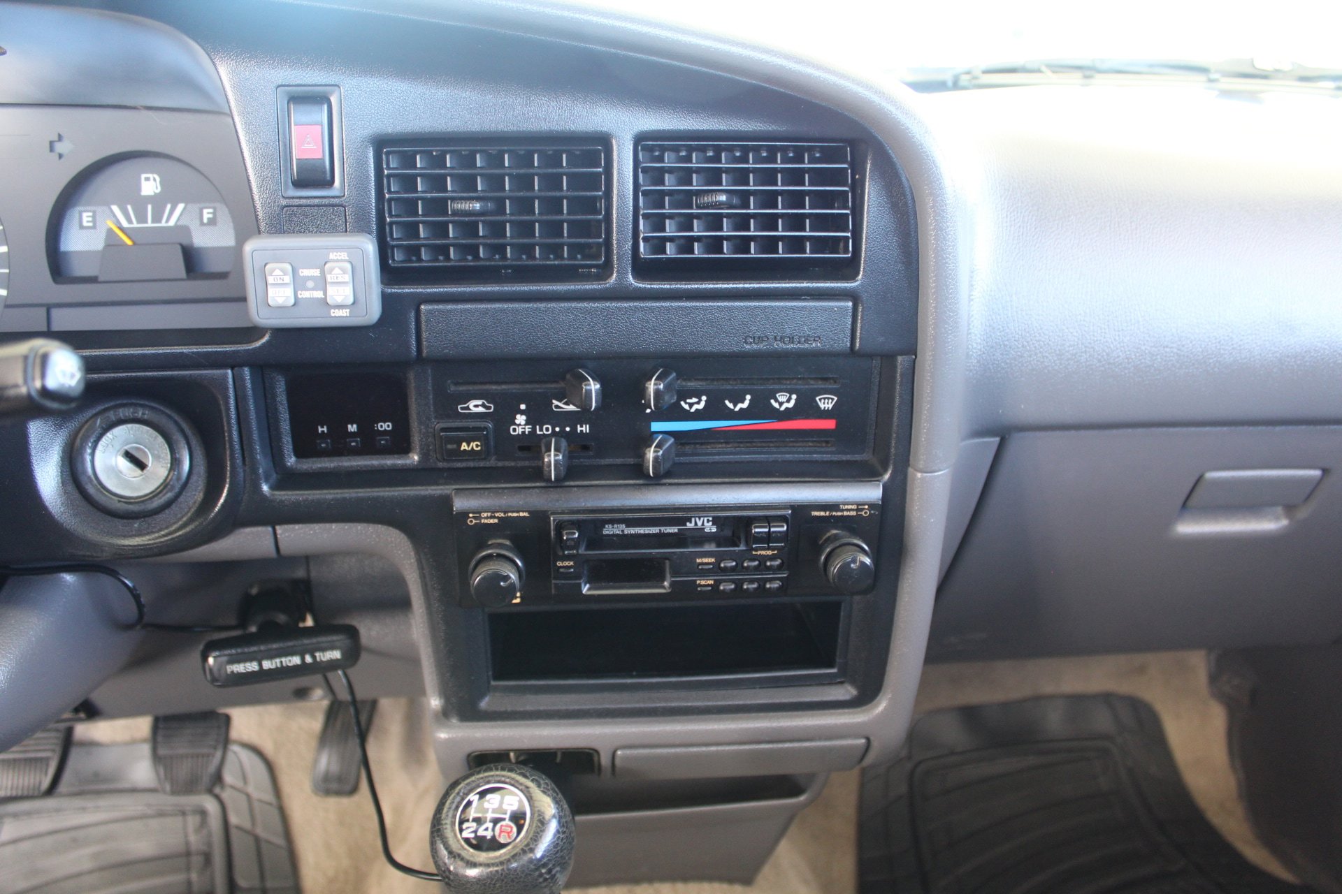Used 1992 Toyota Pickup Deluxe RWD image 22