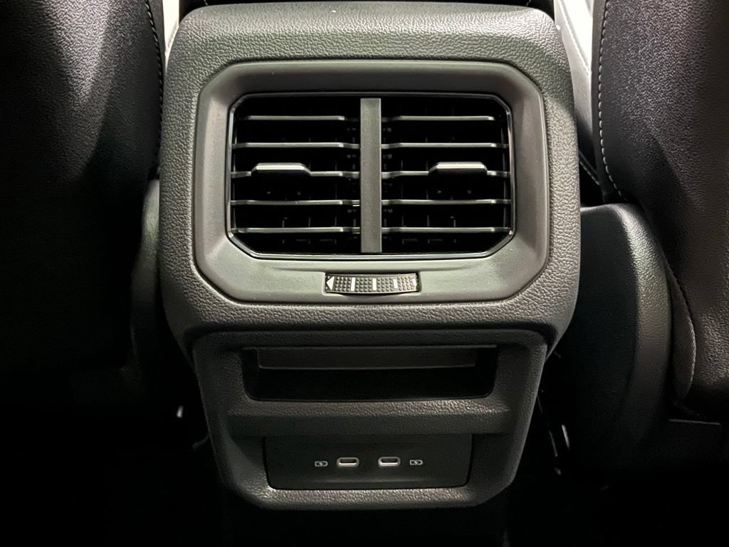 New 2026 Volkswagen Taos SEL AWD/4WD image 10