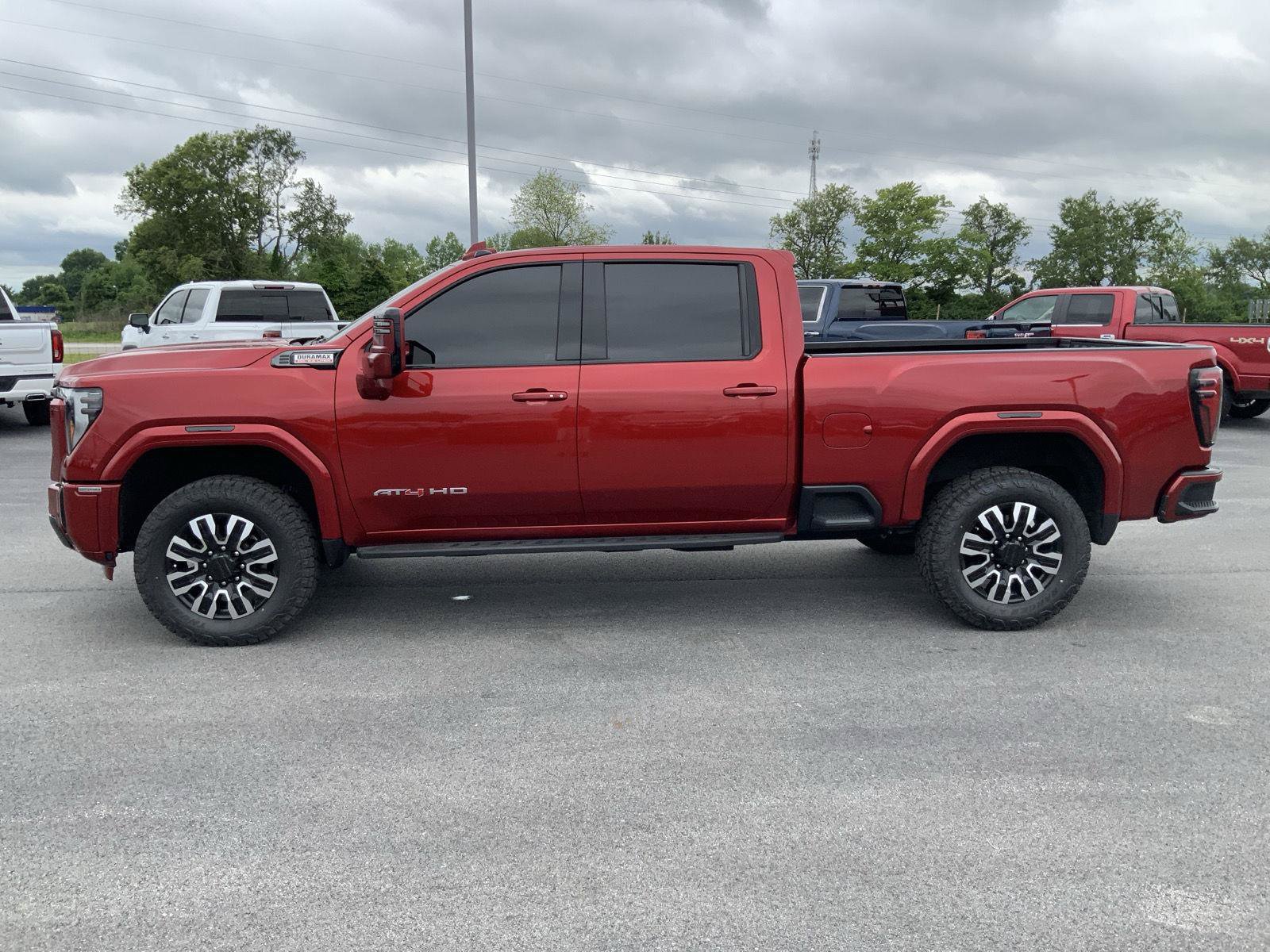 Used 2025 GMC Sierra 2500 AT4 w/ AT4 Premium Plus Package AWD/4WD image 7