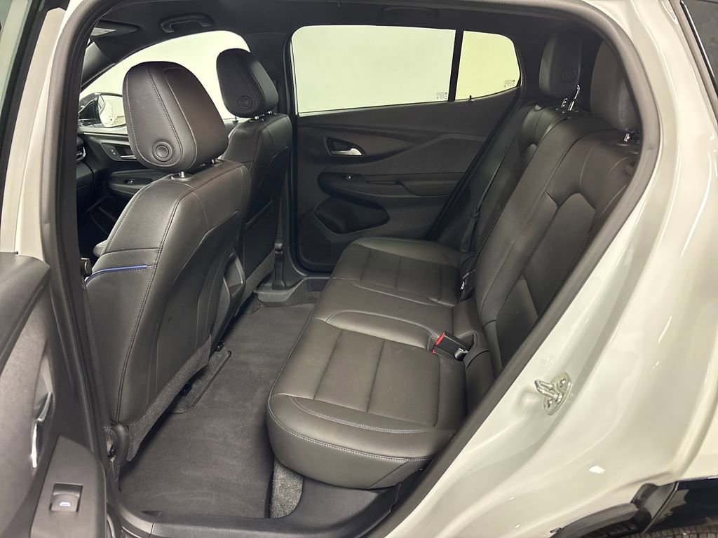 Used 2025 Buick Envista Sport Touring image 29