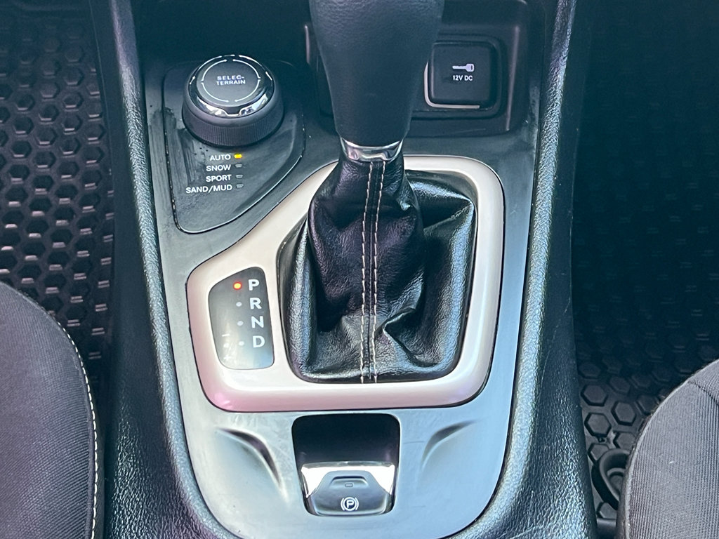 Used 2016 Jeep Cherokee Sport w/ Cold Weather Group image 25