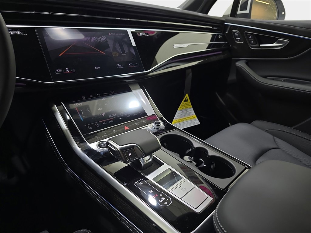 New 2025 Audi Q7 3.0T Prestige image 24