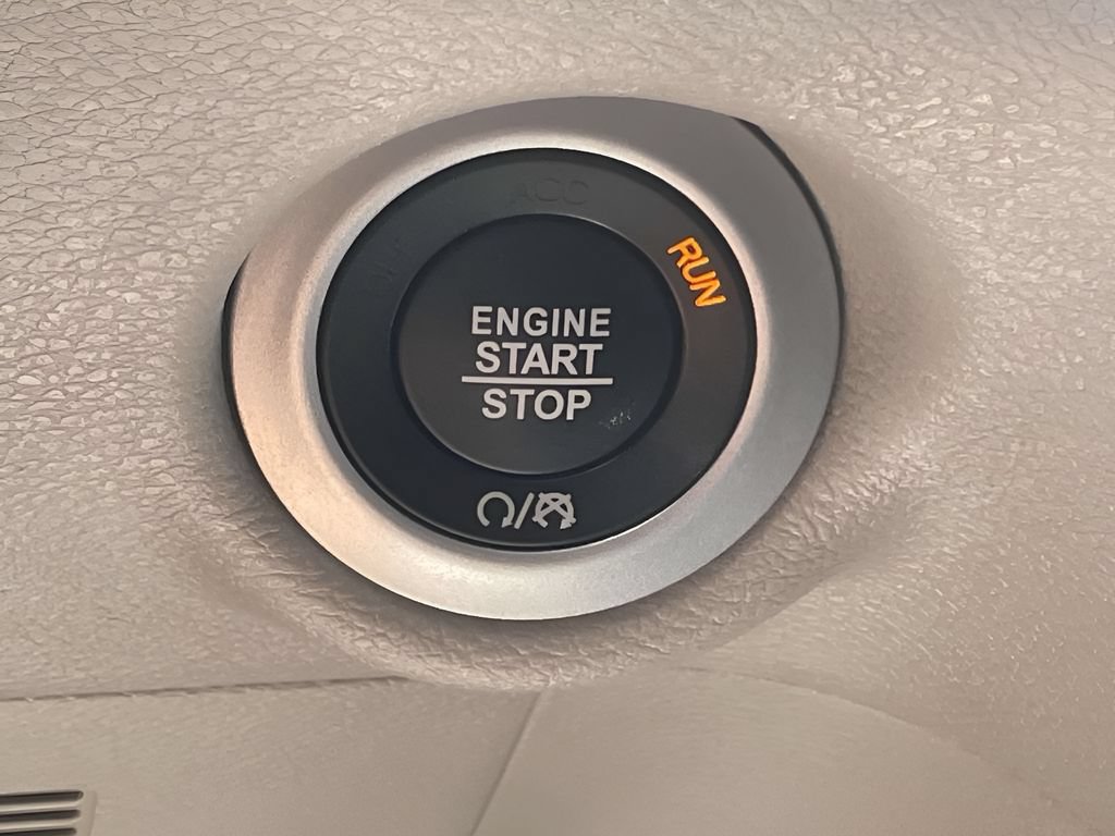 Used 2023 Chrysler Pacifica Touring-L FWD image 24
