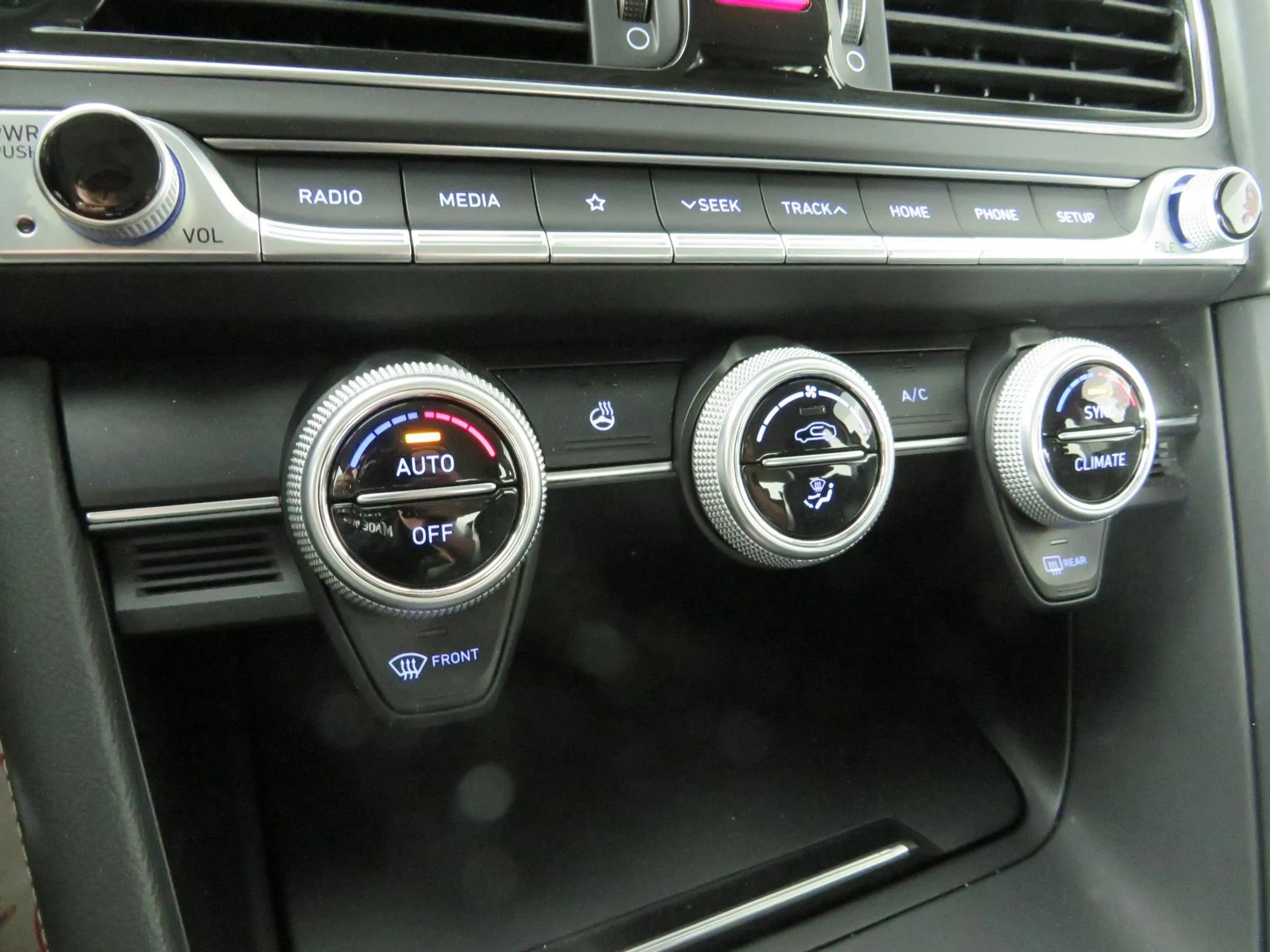 Used 2019 Genesis G70 2.0T Advanced image 23