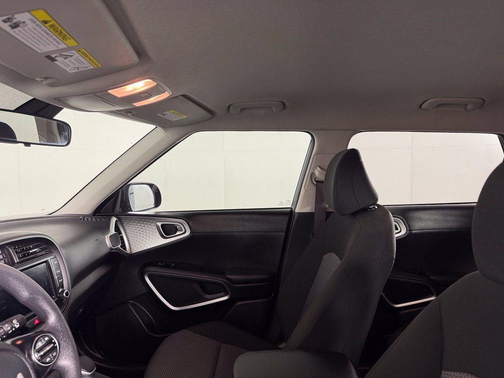 Used 2023 Kia Soul LX FWD image 18