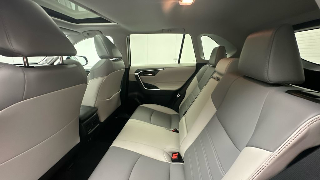 Certified 2021 Toyota RAV4 XLE Premium AWD/4WD image 10