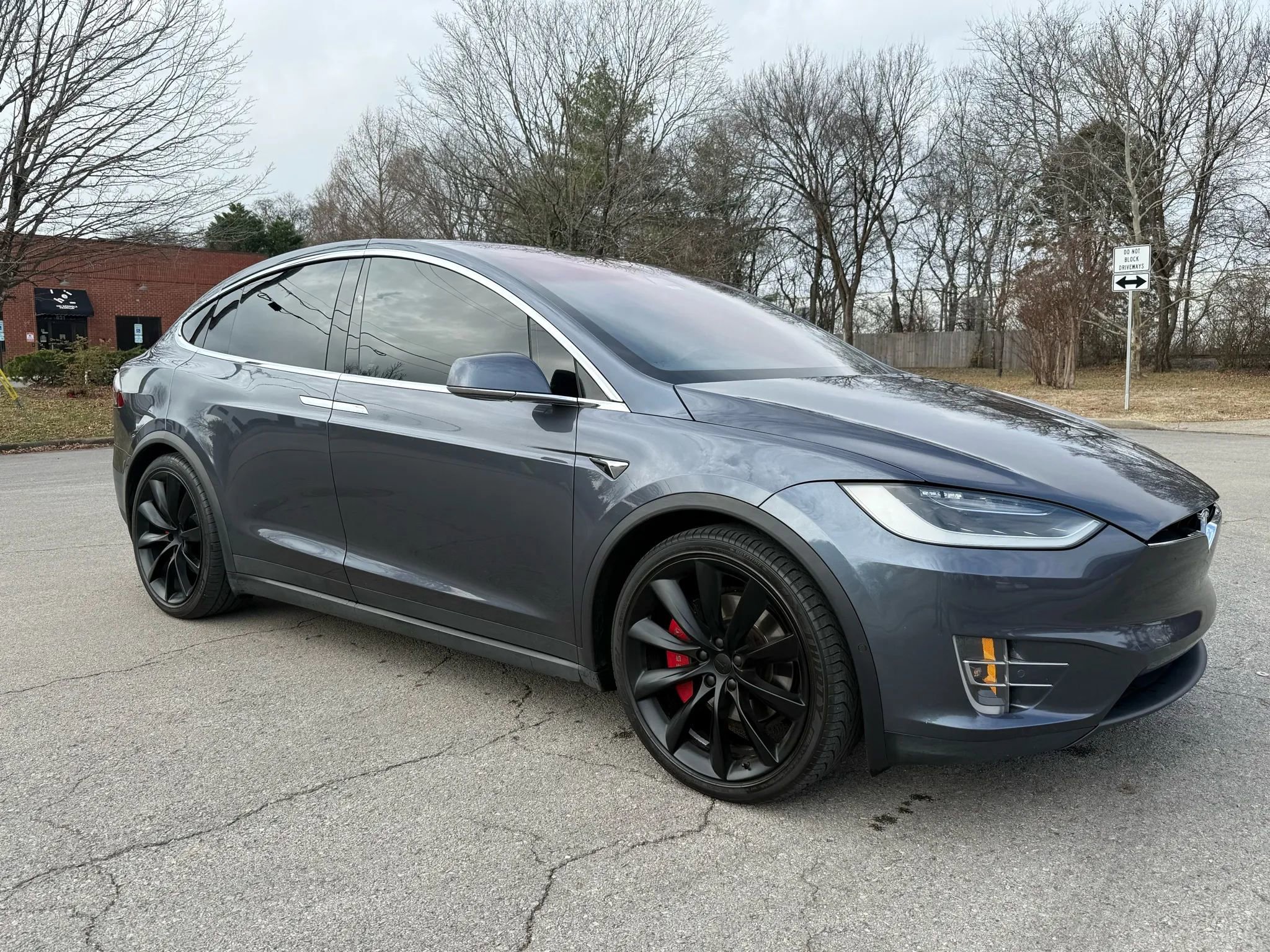 Used 2018 Tesla Model X 75D image 9