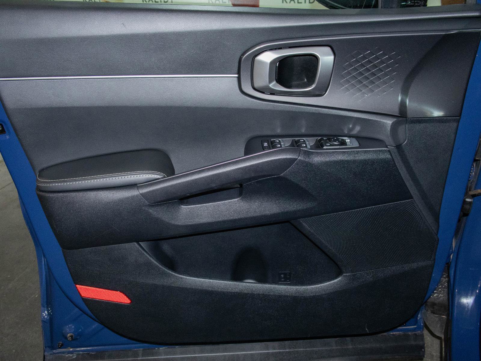 New 2025 Kia Sorento S w/ Panoramic Sunroof Package image 11