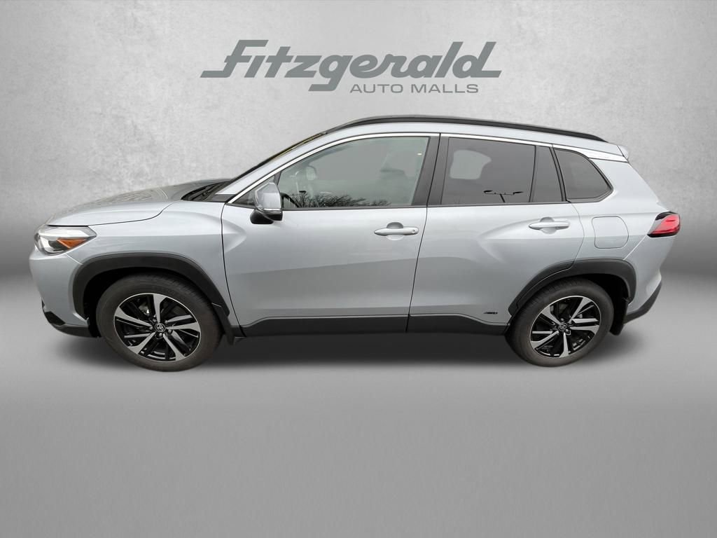 Used 2023 Toyota Corolla Cross XSE image 3