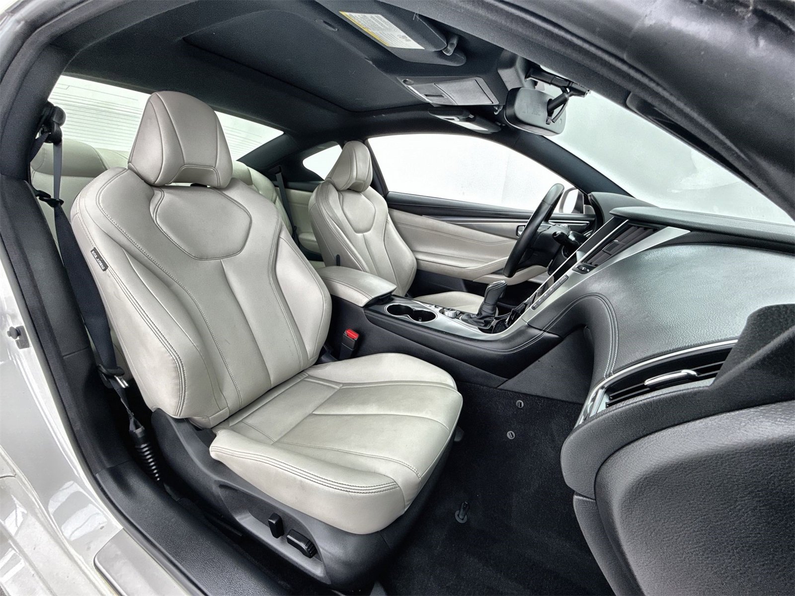 Used 2017 INFINITI Q60 3.0t w/ Cargo Package image 13