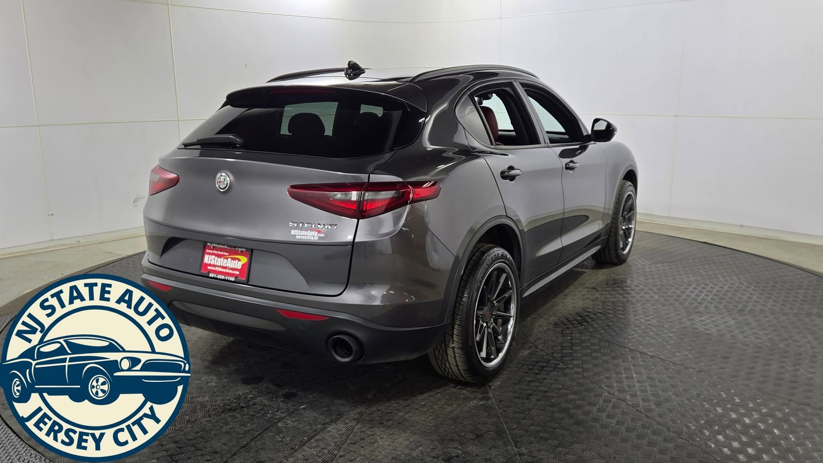 Used 2022 Alfa Romeo Stelvio Sprint image 7