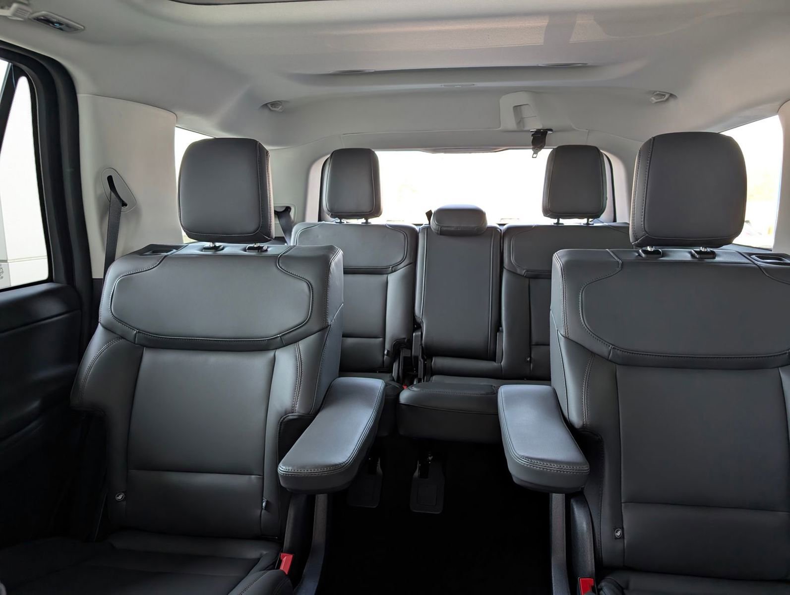 Used 2025 Ford Expedition Active image 30