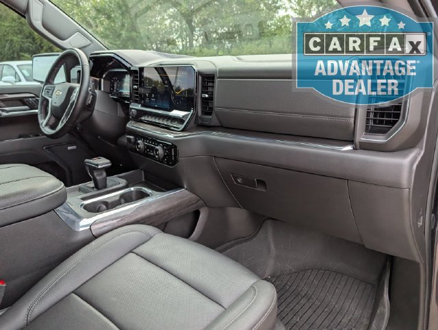 Used 2024 Chevrolet Silverado 1500 LTZ AWD/4WD image 35