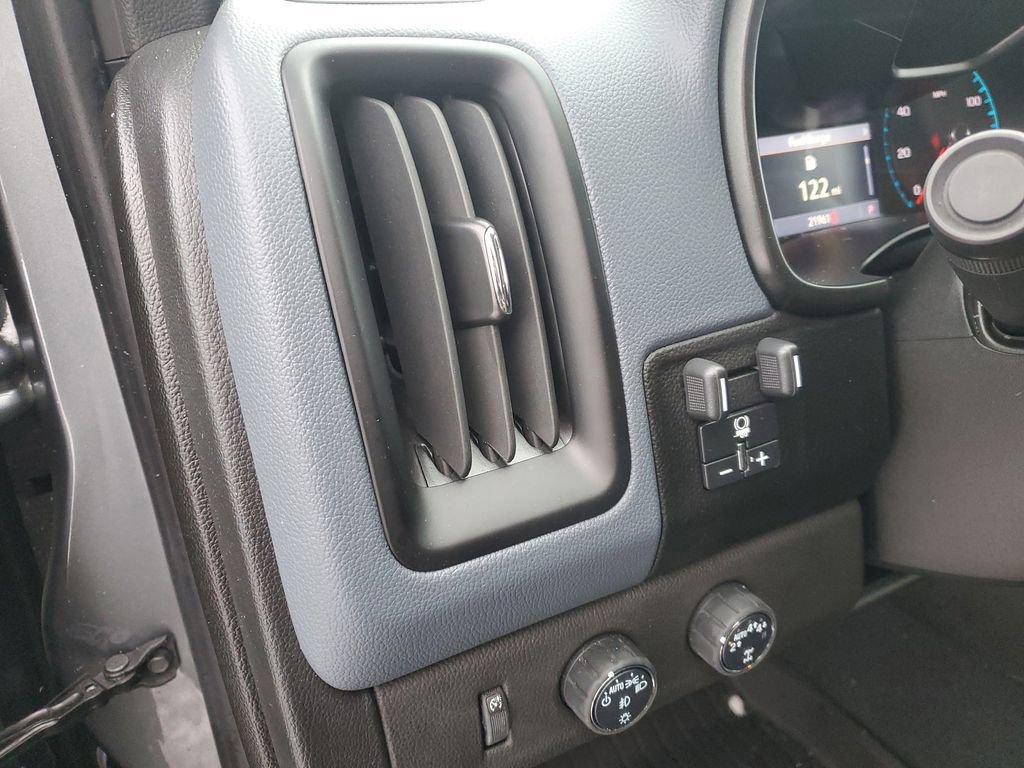 Certified 2022 Chevrolet Colorado Z71 w/ Safety Package image 9