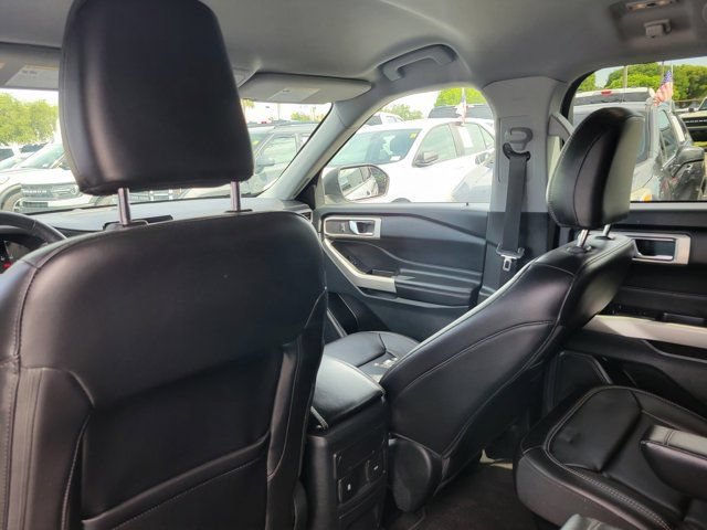 Used 2023 Ford Explorer XLT w/ Equipment Group 202A RWD image 12