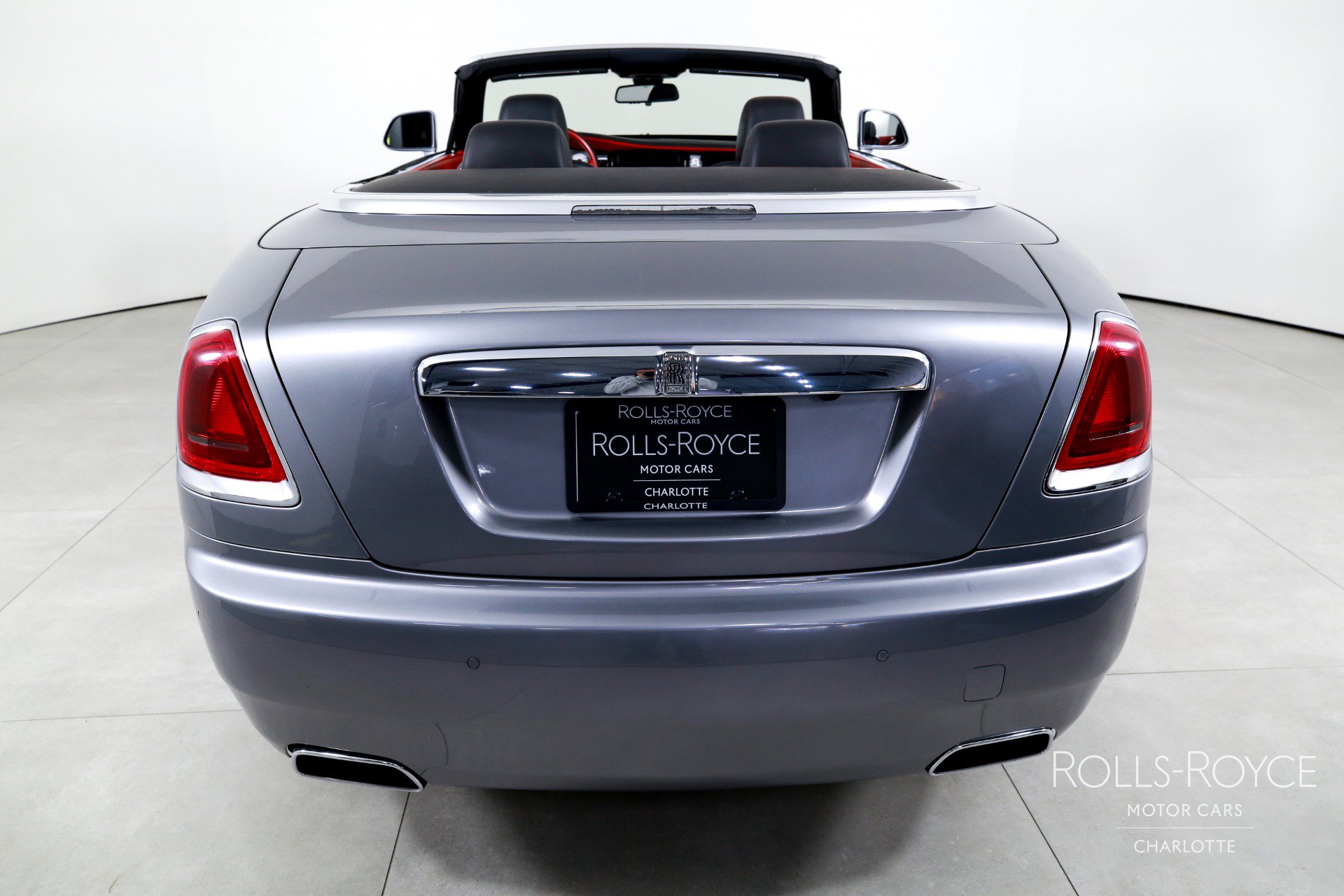 Used 2019 Rolls-Royce Dawn image 10