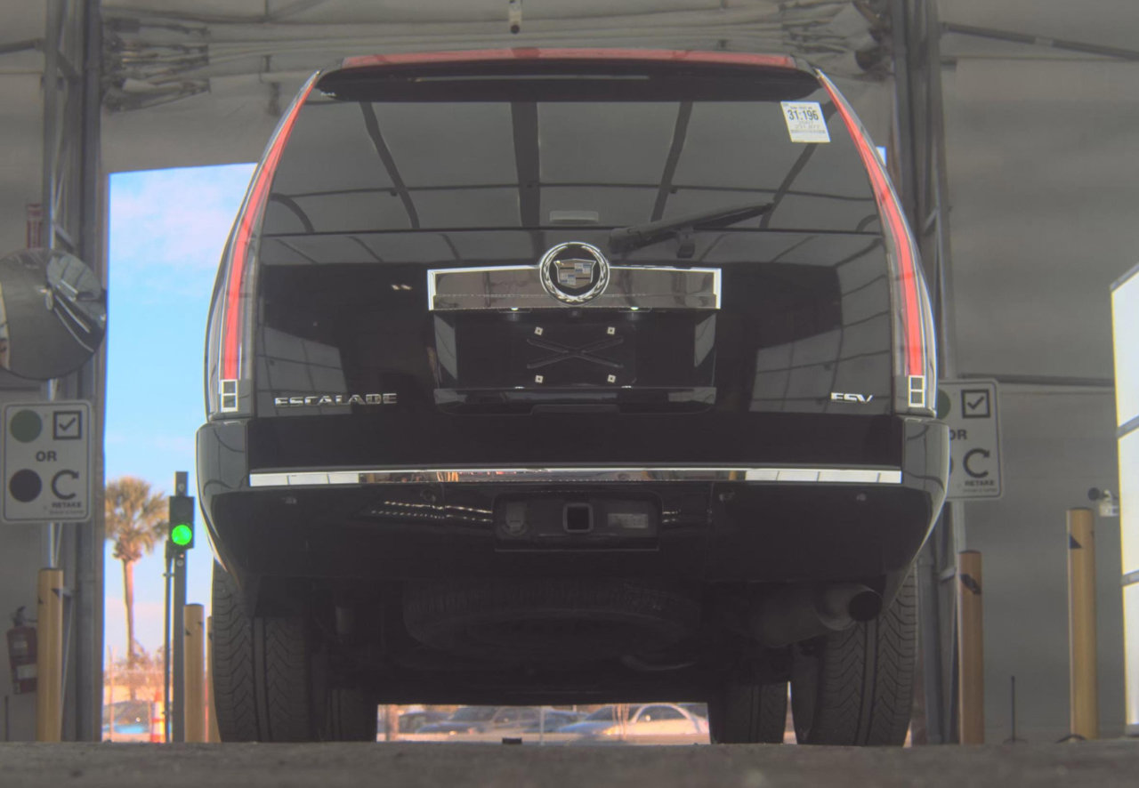 Used 2007 Cadillac Escalade ESV AWD w/ Information Package image 4