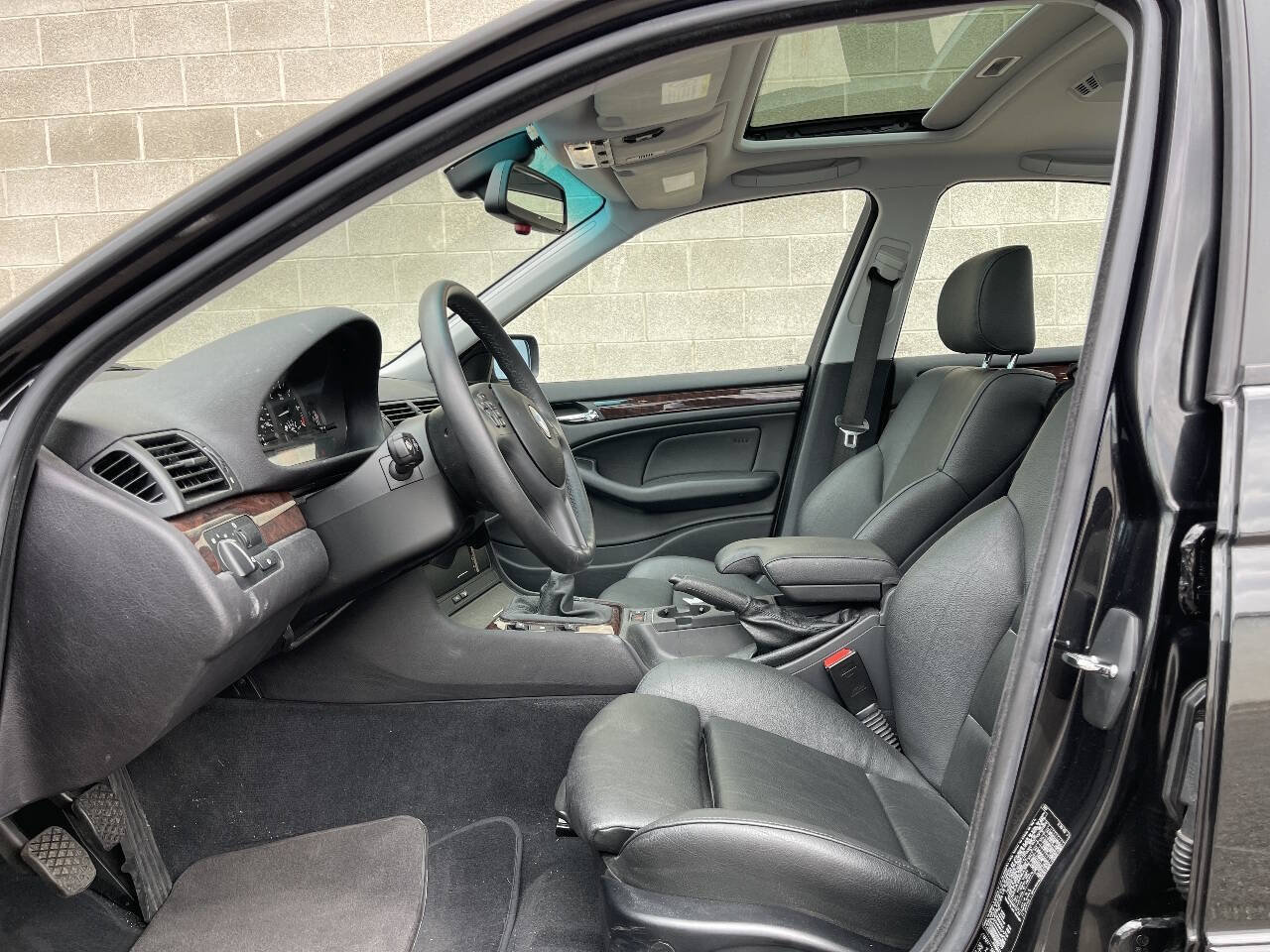 Used 2004 BMW 325xi Sedan AWD/4WD image 13