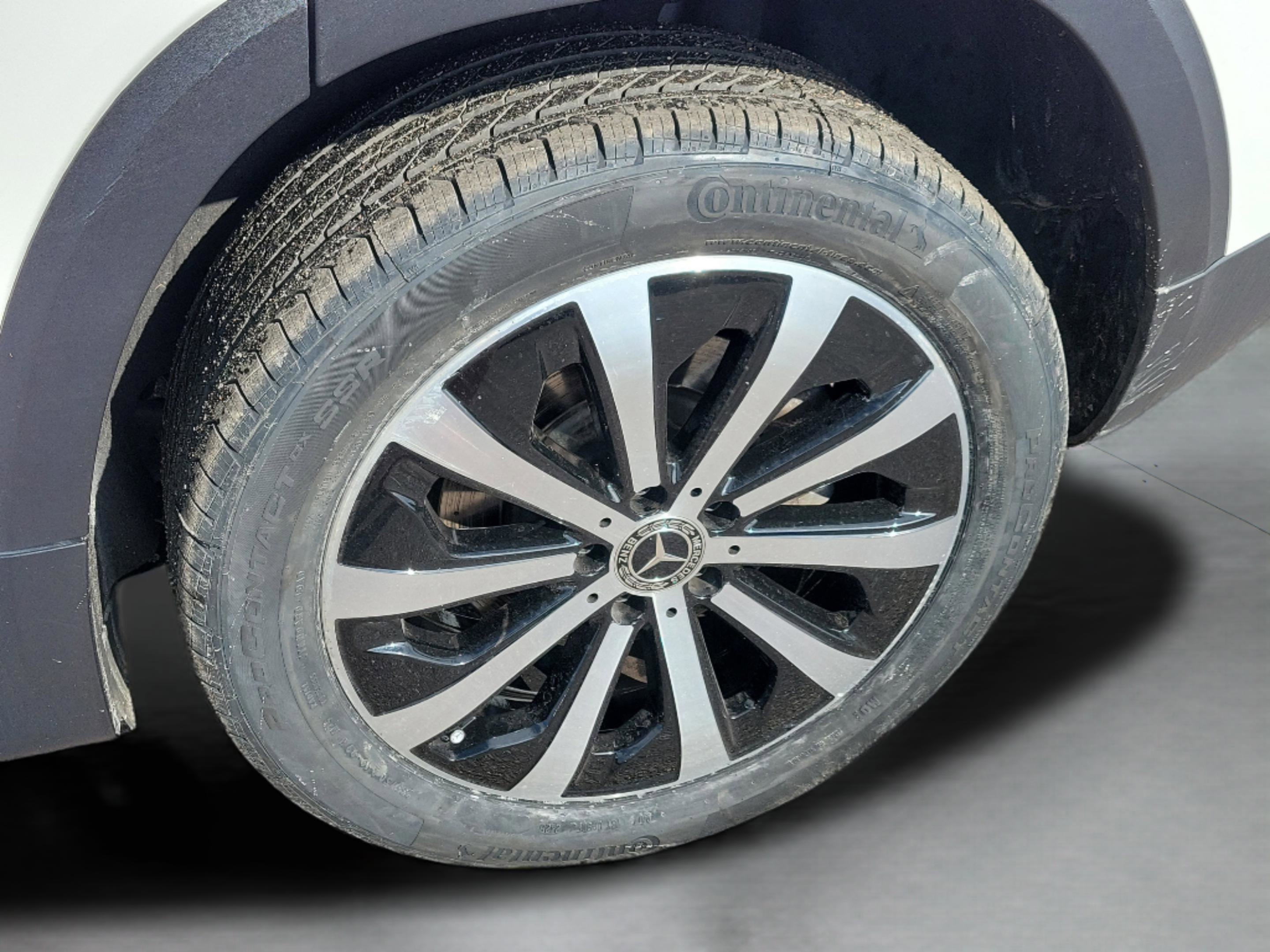 Used 2023 Mercedes-Benz GLB 250 4MATIC image 35