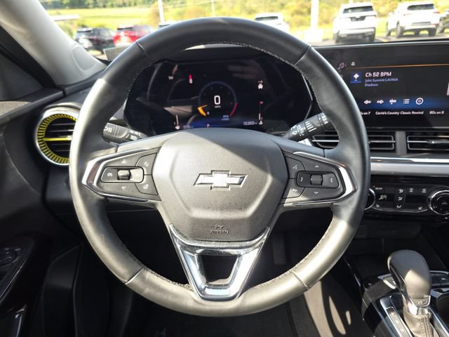 Used 2025 Chevrolet Trax LT w/ Driver Confidence Package FWD image 24