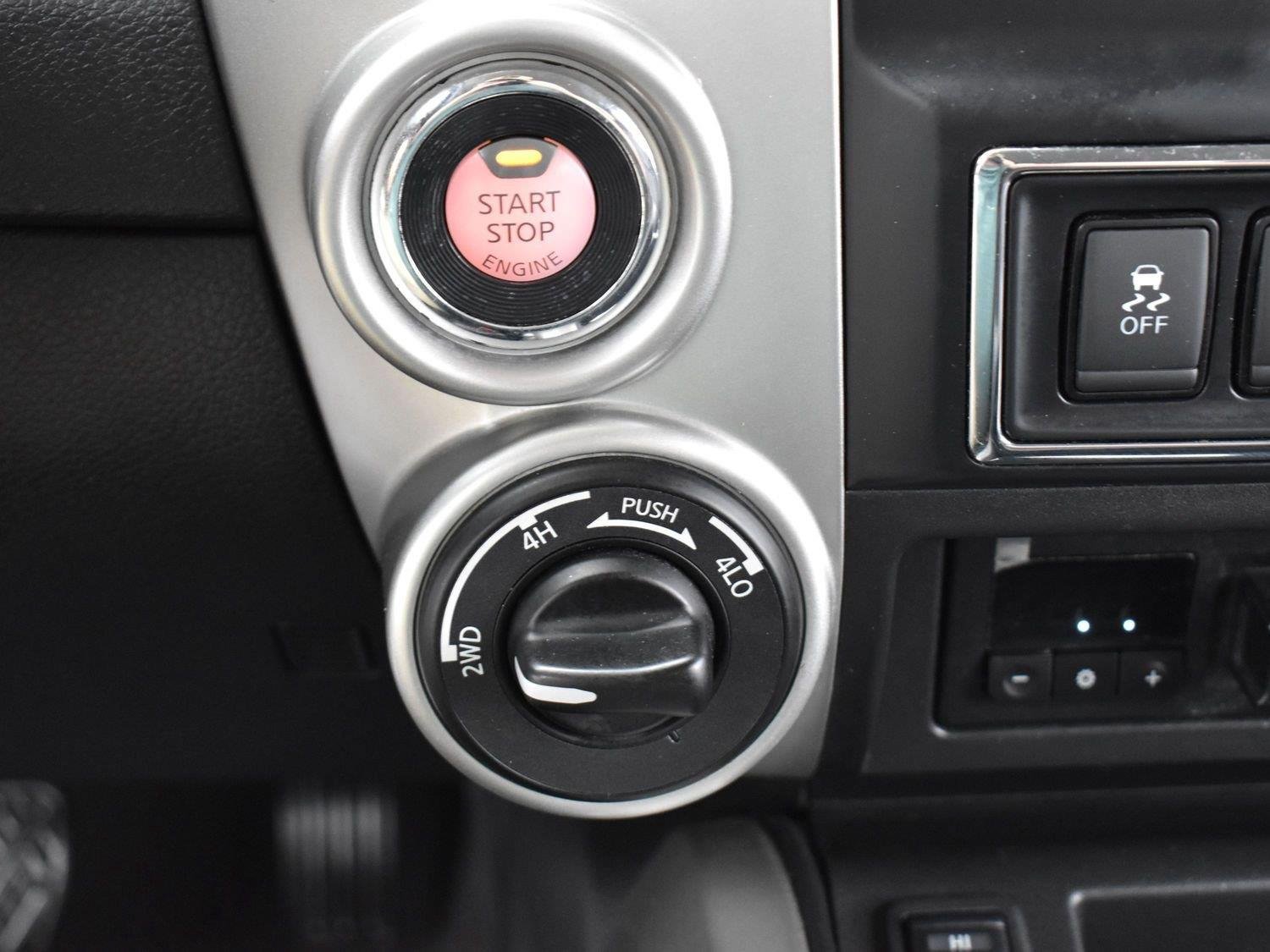 Used 2019 Nissan Titan PRO-4X w/ Pro-4x Convenience Package AWD/4WD image 24