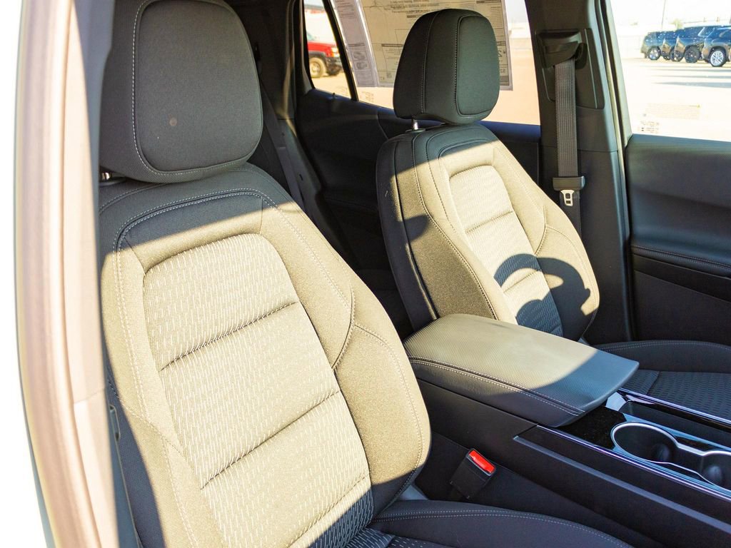 New 2025 Chevrolet Equinox LT w/ Safety and Technology Package image 14