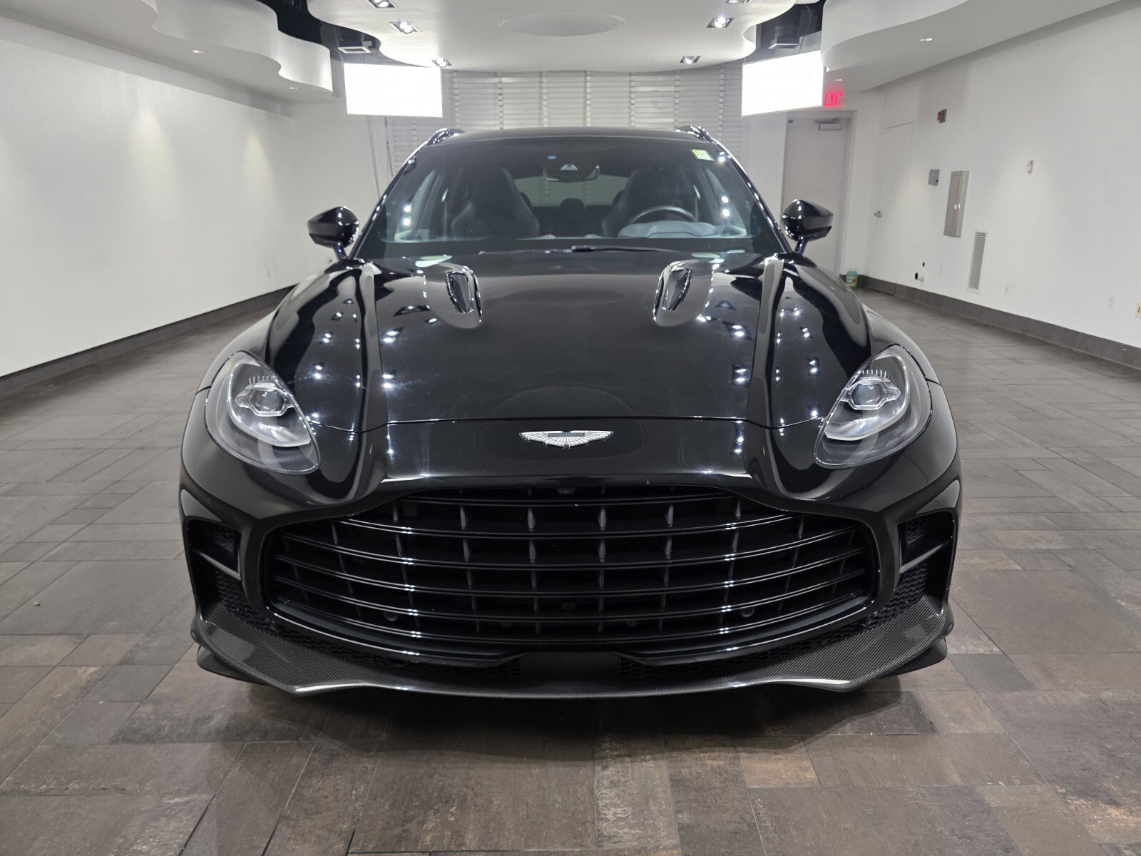 Used 2023 Aston Martin DBX 707 image 7