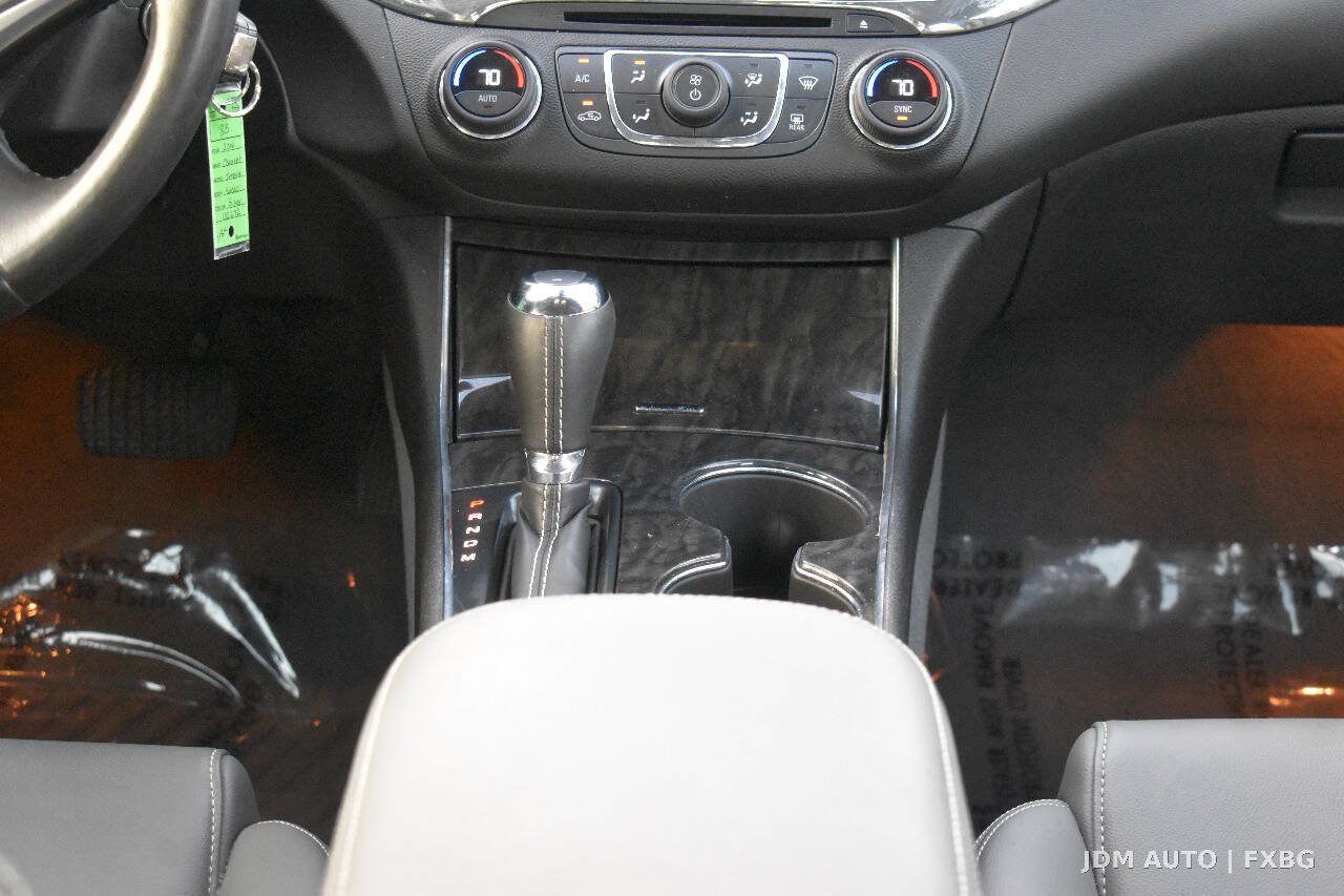 Used 2014 Chevrolet Impala LT w/ Convenience Package FWD image 28