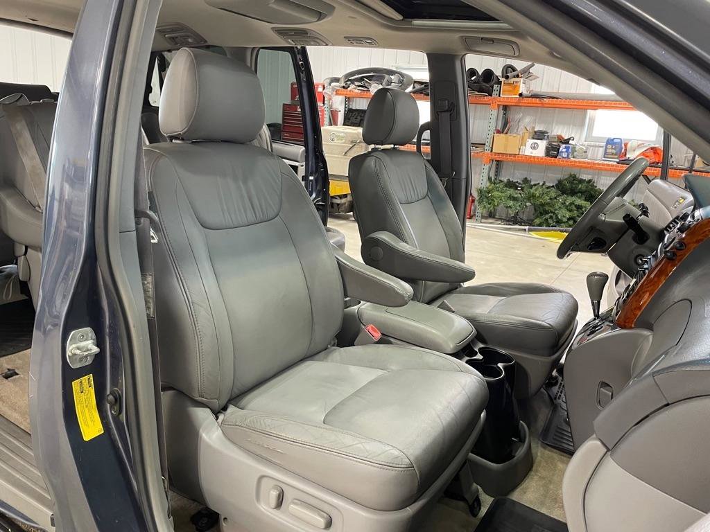 Used 2008 Toyota Sienna XLE image 23