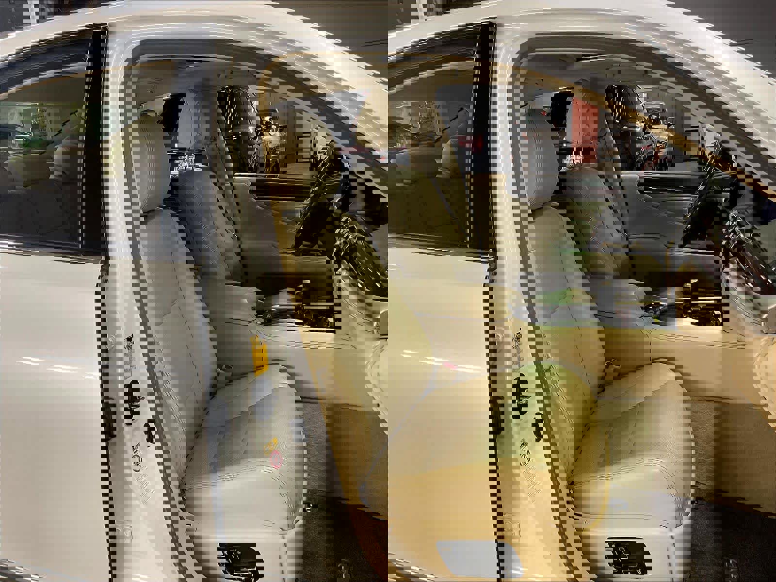 Used 2014 Lexus LS 460 w/ Comfort Package image 9